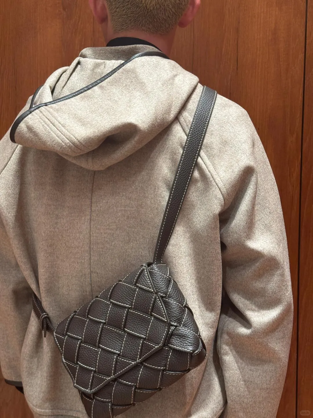 Batch 1860 official website pictures/upper body pictures~ 🔥Highlight the emphasis! This style is a special limited edition ~ The independent hand-stitching outlines the three-dimensional woven block shape, and the details are full of craftsmanship. It is not easy to miss when carrying it on the back, and it is niche and stylish✨